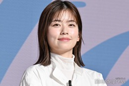 小芝風花、美背中大胆見せショットにファン二度見「大人の色気がダダ漏れ」「ギャップがすごい」