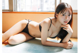 奥村桃夏、美ボディを惜しみなく披露！平成を想起させるレトロなシチュエーションに挑戦