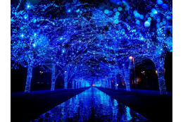 渋谷で幻想的な“青の世界”に浸る「青の洞窟 SHIBUYA」巨大雪だるまの新演出も、12月25日まで