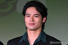 水上恒司、ツートンカラー奇抜ヘアで印象ガラリ「普段とのギャップすごい」「一瞬誰かと」の声