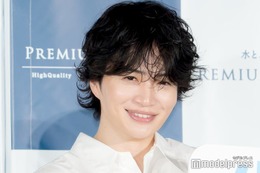 timelesz菊池風磨、“憧れの衣装姿”で登場 最近始めた習慣明かす「歌っていると乾燥も酷くなったりするので」 画像