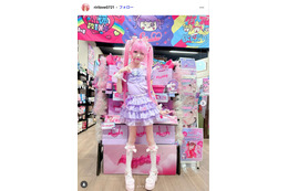 “小学生姫ギャル”りりぴ、全身ピンクふわもこミニスカ姿でエスターバニーなりきり「最強に可愛い」「二次元から出てきたみたい」と反響