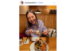 産休中のTBS近藤夏子アナ、母親との「マタ旅」2ショット公開「美人親子」「3世代旅行も楽しみですね」の声