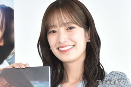 元日向坂46佐々木久美、白T×スウェットで美ウエストチラリ「ラフなコーデが絵になる」「理想のスタイル」と反響