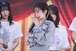 前田敦子が涙「秋元先生にお礼が言いたい」ステージ上にAKB48現役＆OGメンバー184人集結【20周年記念コンサート】
