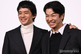 仲野太賀＆池松壮亮「ほっぺにキスまでなら」手繋ぎ登場で終始仲良しオーラ全開 アクションシーンでは“泥臭さ”意識【豊臣兄弟！】 画像