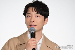 星野源、大物俳優との2ショット公開「友達と韓国行ってきたよ」報告に反響「ほっこり」「2人のお洋服が素敵」 画像