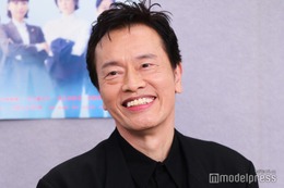 遠藤憲一、鳴海唯の“一言”で「少し心が軽くなった」現場のチームワーク語る【テミスの不確かな法廷】 画像