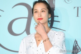 モデル・黒田エイミ、女児出産 夫・ダニエル太郎選手が子どもの顔公開「数年で1番大きい女の子の1人だと言われました」