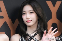 LE SSERAFIMカズハ、色白素肌際立つ衣装姿にファン熱狂「着こなせるのさすが」「スタイル抜群」