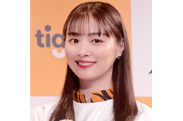 内田理央「絶対買いだと思います」イエベにおすすめしたい繊細発色ハイライト