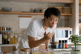 竹内涼真“勝男”が料理の腕前を披露！「じゃあ、あんたが作ってみろよ」特別編、12月25日より配信開始