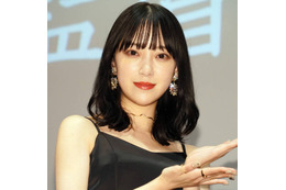 堀未央奈「乾燥知らずのお肌に」冬メイクで信頼！愛用のメイク下地を紹介