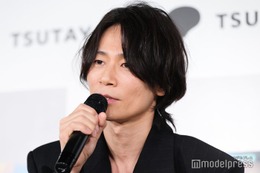 [Alexandros]川上洋平、“歴代ドラマー3人集結”サプライズライブを回顧「グッときましたね」