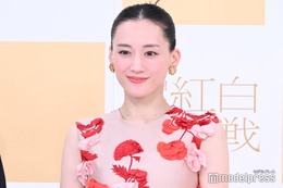 【紅白リハ3日目】綾瀬はるか、花柄ノースリドレス姿 6年ぶり司会での変化明かす