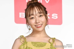 須田亜香里、ミニボトム衣装で美脚スラリ「スタイル神」「脚長い」の声