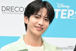 志尊淳、上裸ショットで肉体美披露 2025年振り返り投稿に「花びらがセクシー」「笑顔にキュン」の声 画像