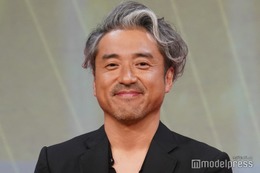 ムロツヨシ、元日の街頭インスタライブで人気俳優と遭遇 ファン騒然「元日からランニングしてるのすごすぎ」「トレーナーでもスタイル抜群」