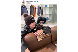 佐野勇斗、お気に入りの“タディ”との笑顔SHOTに「かわいい相棒だね」「何しても絵になる」の声