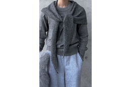 大人のグレーワントーンスタイル。異素材アイテムミックスが決めて【40代の毎日コーデ】 画像