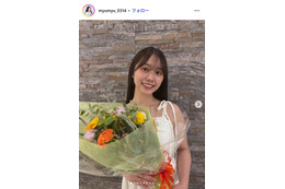 水ダウ「名探偵津田」キスシーン話題の美女、制服姿で美脚披露「現役女子高生みたい」「完璧すぎる」と反響