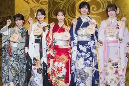 【乃木坂46新成人】乃木神社で5人が成人式「パカラッパカラッ世代です！」華やかな振り袖姿披露 画像