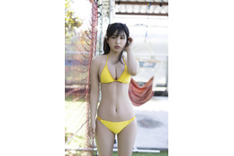 矢野ななか、スレンダーボディ際立つ水着SHOTを披露！“大学のサークル合宿”テーマに魅力がキラリ