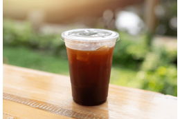 海外のカフェで…アイスコーヒーを注文すると…次の瞬間、まさかの提供方法に「え、自分で入れるの」 画像