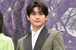 高橋文哉、天海祐希と対峙・スタッフと取っ組み合い…アフレコ収録回顧「普段やっているお芝居に近い状態でやらせていただけた」【クスノキの番人】 画像