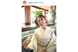 コットンきょんの妻、“にこにこな子きょん”祖母とのお散歩ショット公開「お口そっくり」「天使」と反響 画像