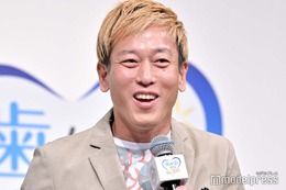 じゅんいちダビッドソン「4歳と2歳の息子連れてハワイ2週間鬼滞在してきた」家族4ショット公開「奥さん可愛らしい」「幸せそう」の声