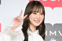 元日向坂46加藤史帆、美脚輝く膝上スカート姿公開「美人オーラ溢れてる」「脚のラインが綺麗」と反響