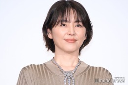 長澤まさみ「懐かしい写真見つけた」幼少期ショット公開「目力が強い」「面影がありすぎる」と話題 画像