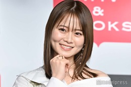 山崎怜奈、ハーフパンツ×白ブーツでスラリ美脚「顔小さくてスタイル抜群」「腰の高さに驚き」の声 画像