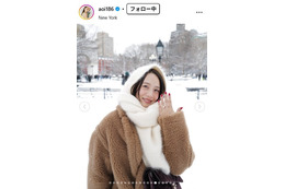 結婚発表のモデル・伊原葵“夫顔出し”プロポーズ写真公開「美男美女」「映画のワンシーンのよう」と反響 画像