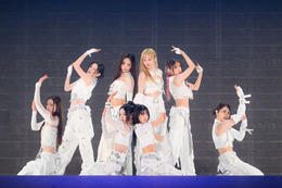 SM初の日本人ガールズグループGPP「SMTOWN」オープニングアクトとして出演