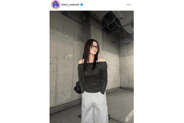 「脚長すぎる」めるる、ほっそり美肩見せのグレーコーデに反響「めちゃ似合ってる」