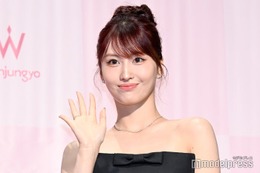 TWICEモモ、“美背中開放”大胆ドレス姿が話題「大人の色気がすごい」「スタイル良すぎて言葉が出ない」