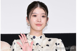 馬場ふみか、胸元ざっくりジャケット姿に視線集中「大人の色気すごい」「ため息が出るほど綺麗」