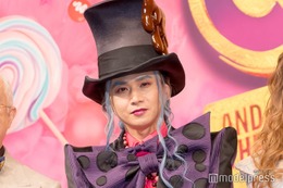 DOMOTO堂本光一「チャーリーとチョコレート工場」再演に意気込み 水色ヘア＆個性的なウォンカ衣装で登場