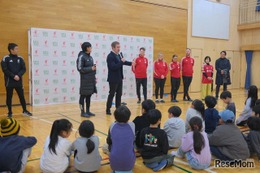 サッカーでリーダーシップ育成、LFCが全国7拠点で教育支援