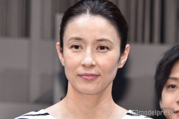 水野美紀、網トップスで素肌透ける「相変わらず綺麗」「着こなしてるの凄い」の声 画像