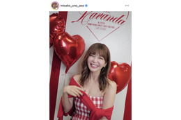 宇野実彩子、美デコルテ披露のキャミワンピSHOTに絶賛の声「激かわ」「ビジュよすぎ」