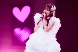 FRUITS ZIPPER櫻井優衣、メジャーデビュー後初ソロコンサート開催 アイドル目指し続けた人生辿る演出・グループでの経験背負って見せる真骨頂【STORY － A Journey into Yui's Dream －】