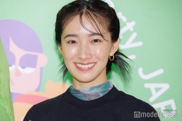 浅野忠信の18歳年下妻・中田クルミ、黒×赤の手編みニット帽披露「売り物レベル」「かっこいいデザイン」と反響