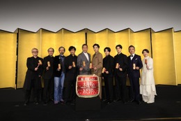 柄本佑、劇場の熱を感じて「ほっとしました」渡辺謙＆長尾謙杜ら登壇『木挽町のあだ討ち』初日舞台挨拶