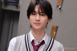 「今日好き」阿部創馬「やっと運転できた」愛車の“アメ車”運転席ショットが話題「左ハンドルカッコよすぎる」「ギャップすごい」 画像