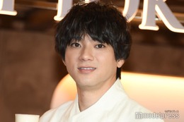 山田裕貴、上裸ショットにファン二度見「筋肉に見惚れた」「屋外で寒くないのかな？」