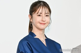 松本若菜、主演ドラマで初の新聞記者役 心境変化明かす「今まで以上に丁寧に、しっかり向き合っていきたい」【対決】 画像