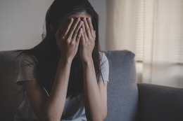 「低学歴がうつるから近づくな」と言われて…。母を馬鹿にする娘、そして院卒エリート夫の異常な“学歴ハラスメント”の実態とは 画像